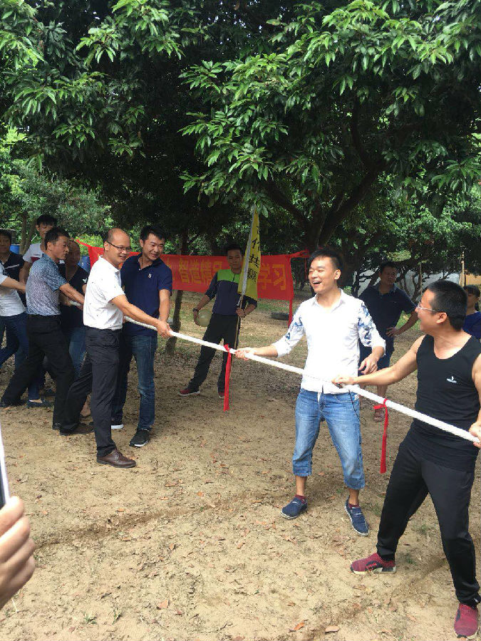 華奇密封件拔河比賽 ，賽出企業(yè)的競爭文化！